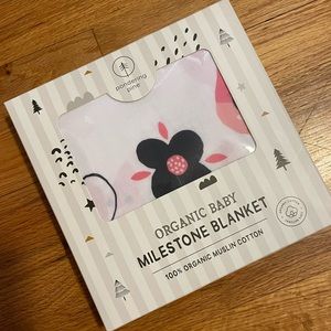 Organic baby milestone blanket for baby girls
